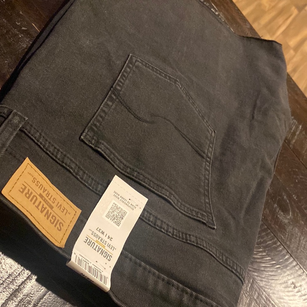 Levi Strauss Black Shorts Size 24